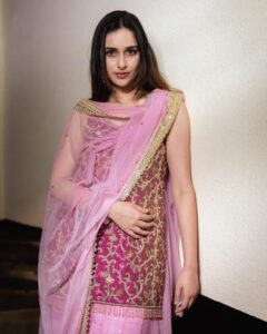 Actress Sadia Khateeb HD Photos and Wallpapers November 2024