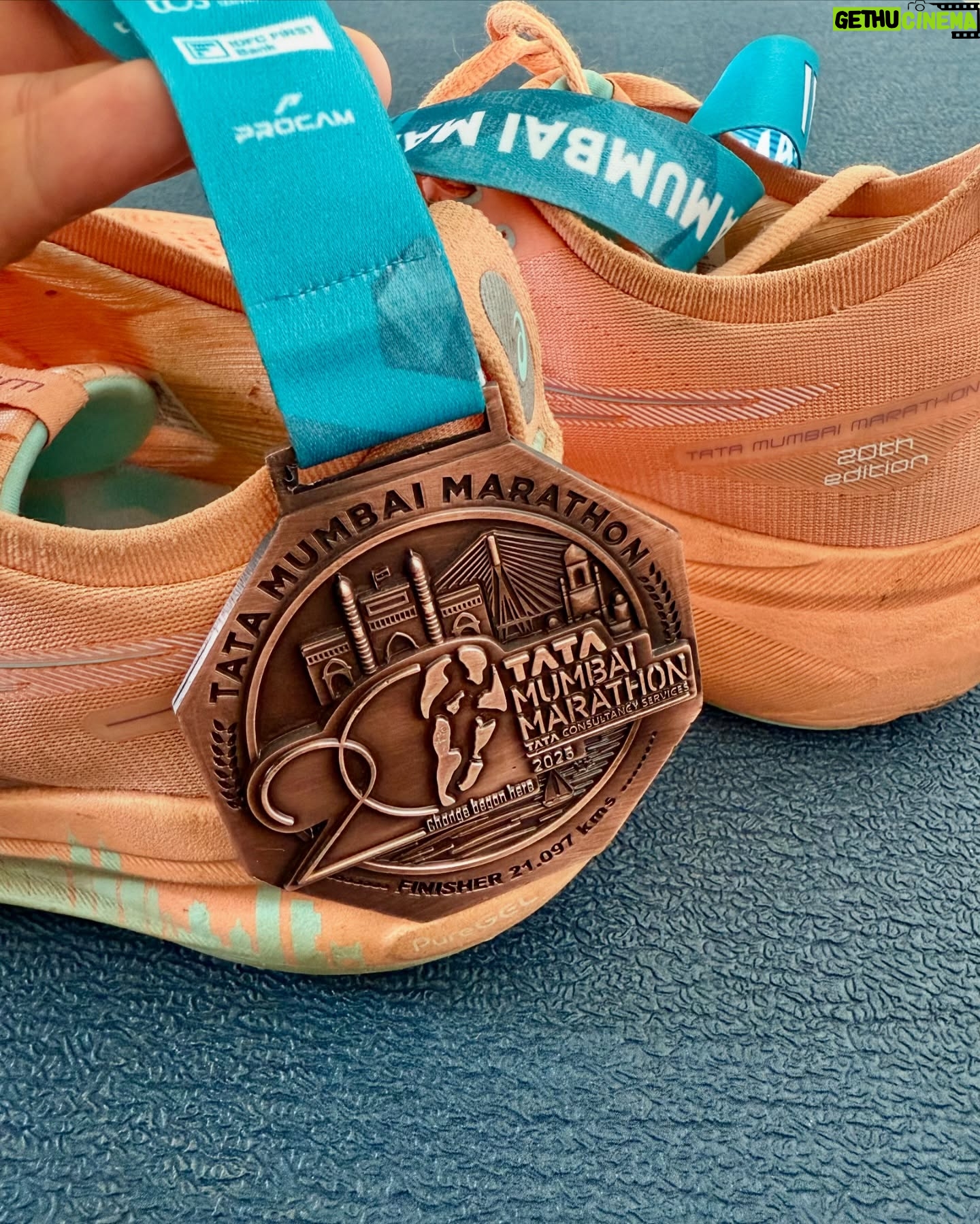 Saiyami Kher - 27.5K Likes - HM 21.0975 Done and dusted! The @tatamummarathon is always special. Started my running journey in 2016 with the full marathon and I haven’t stopped. Just so heartwarming to see the turn out getting bigger and better every year, and so wonderful to see so many women doing the half and full! It was an easy enjoyable run for me, without stressing about time :) So proud of my super fit friends @eugeniya.belousova @taras84 @sitaramenon 🙌🏽
Keep running and see you’ll at the start line next year!
#tatamumbaimarathon
