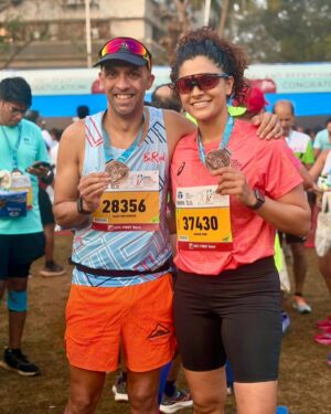 Saiyami Kher Instagram - HM 21.0975 Done and dusted! The @tatamummarathon is always special. Started my running journey in 2016 with the full marathon and I haven’t stopped. Just so heartwarming to see the turn out getting bigger and  better every year, and so wonderful to see so many women doing the half and full! It was an easy enjoyable run for me, without stressing about time :) So proud of my super fit friends @eugeniya.belousova @taras84 @sitaramenon 🙌🏽 

Keep running and see you’ll at the start line next year!
#tatamumbaimarathon