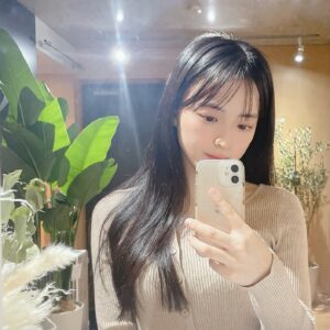 Saki Kiyoi Instagram - 📸💐

#selfie#japan#japanese#nature#flowers 
#黒髪#ロングヘア#清井咲希#スターダストプロモーション