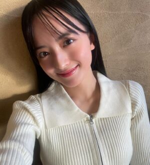 Saki Kiyoi Instagram - .
Happy Valentine❤️

#valentines#japan#japanese#selfie#white
#バレンタイン#自撮り#黒髪#清井咲希#スターダストプロモーション