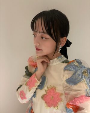 Saki Kiyoi Instagram - 🤳

#selfie#makeup#blackhair#japangirl 
#黒髪#メイク#衣装#清井咲希#スターダストプロモーション