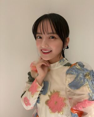 Saki Kiyoi Instagram - 🤳

#selfie#makeup#blackhair#japangirl 
#黒髪#メイク#衣装#清井咲希#スターダストプロモーション