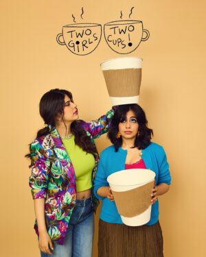 Saloni Khanna Instagram - Two girls are here. You better fear. ☕️ ☕️

📷 @gohil_jeet 
👗 @kavyadoshii 
💄 @reemayank92 
🪮 @maanaveegaitonde