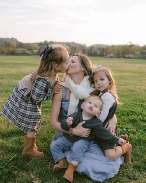 Samantha Droke Instagram - Grateful for another year with the ones I love most. 💛 
37 feels complete and full of love. 
Thanks be to God for his many blessings on my life. 🙌🏻

Thanks for the many birthday wishes. Love to you all!