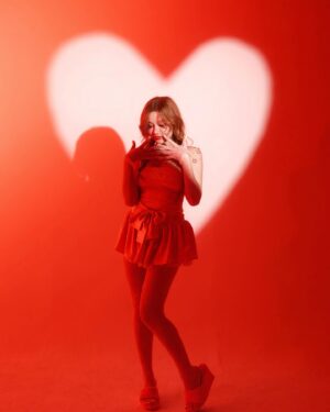 Samantha Melanie Coates Instagram - Which cupid are y'all using🤨🏹💔

หน้าอย่างเราไม่เหมาะกับวาเลนไทน์หรอก เหมาะกับบุญบั้งไฟโน่น

💄💈 @aunsam_makeup 
📸 @appleclock20