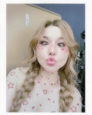 Samantha Melanie Coates Instagram - Which cupid are y'all using🤨🏹💔

หน้าอย่างเราไม่เหมาะกับวาเลนไทน์หรอก เหมาะกับบุญบั้งไฟโน่น

💄💈 @aunsam_makeup 
📸 @appleclock20