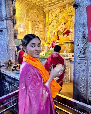 Samruddhi Jadhav Instagram - Tum sab ke liye bohot sari duvayein mangi hai🌸