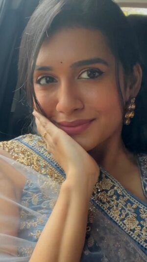 Samyuktha Viswanathan Instagram - felt cute, didn’t overthink—jk—definitely overthought, posted ✅

wore the lehenga from my sister’s wedding ‘coz sustainability (!!!) but ALSO so that she can be part of today too @neha.nathan 🩵

makeup & hair by me, styling by momma cutie @nathan.ramona (she’s not a stylist, she’s just naturally good at it lol)