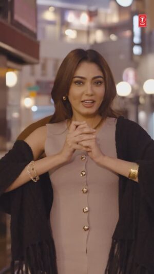 Sana Makbul Instagram - Mohabbat bhi humari street style hai🚀💘 #Bhamai Releasing on 14th February

#tseries @tseries.official #BhushanKumar @naezythebaa @divasana @manil.mk