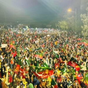 Sanam Chaudhry Instagram - The msg from 🇵🇰 is very Loud and Clear !!! @imrankhan.pti is our only leader !
Pakistani Awaam zindabad 💚