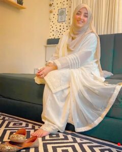 Sanam Chaudhry Top 100 Instagram Photos and Posts