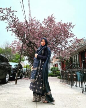 Sanam Chaudhry Instagram - Eid is when we develop a connection  with our creator Allah, through His words i.e the Quran by obeying His each and every command that relates our lives .. i have found the reality of Allah .. meri to eid ho gai ♥️🥹 
Eid Mubarak muslim ummah 🙌🏽