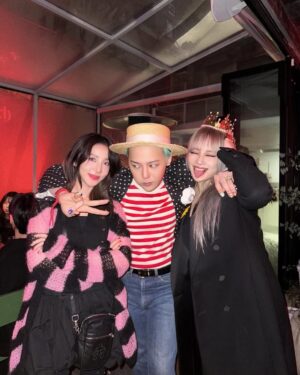 Sandara Park Instagram - 채린이 생일 축하해🥳🎂 지용이 앨범 축하해🥳💿