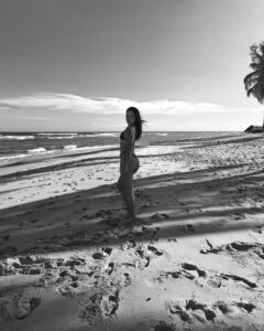 Actress Sandri Oliveira HD Photos and Wallpapers January 2025