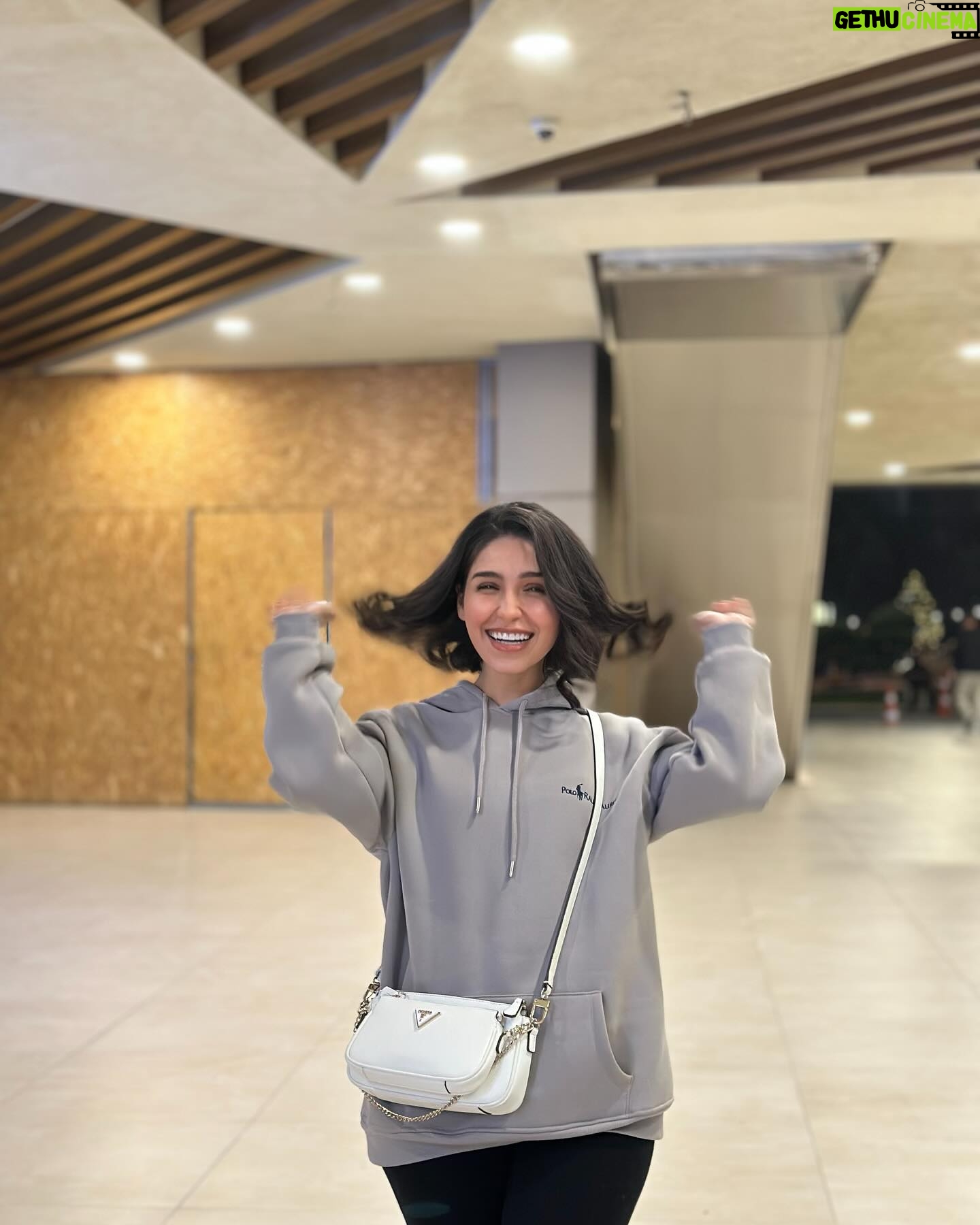 Sandy Jamal - 147.1K Likes - على رمش عيونها 🦋🤍