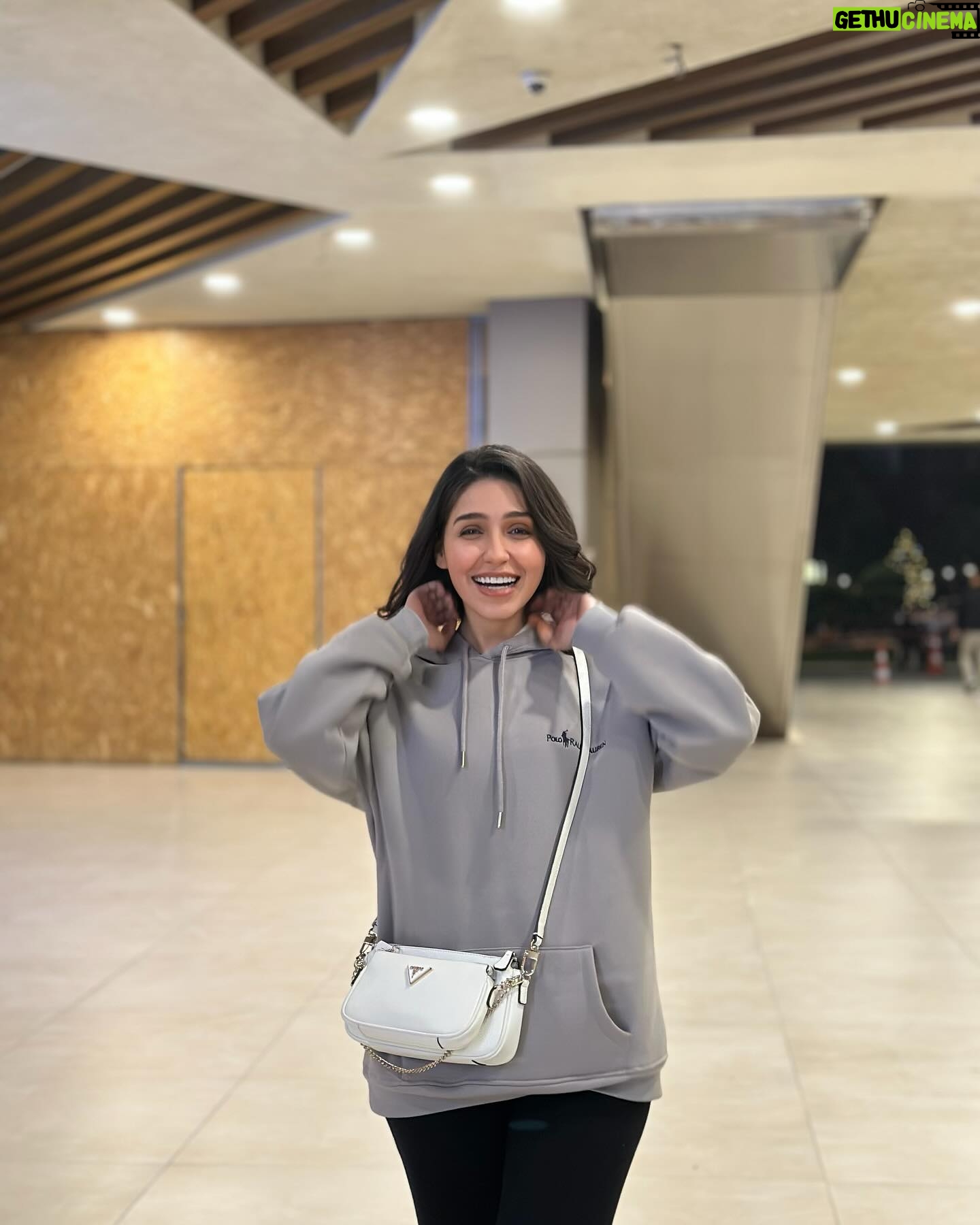 Sandy Jamal - 147.1K Likes - على رمش عيونها 🦋🤍