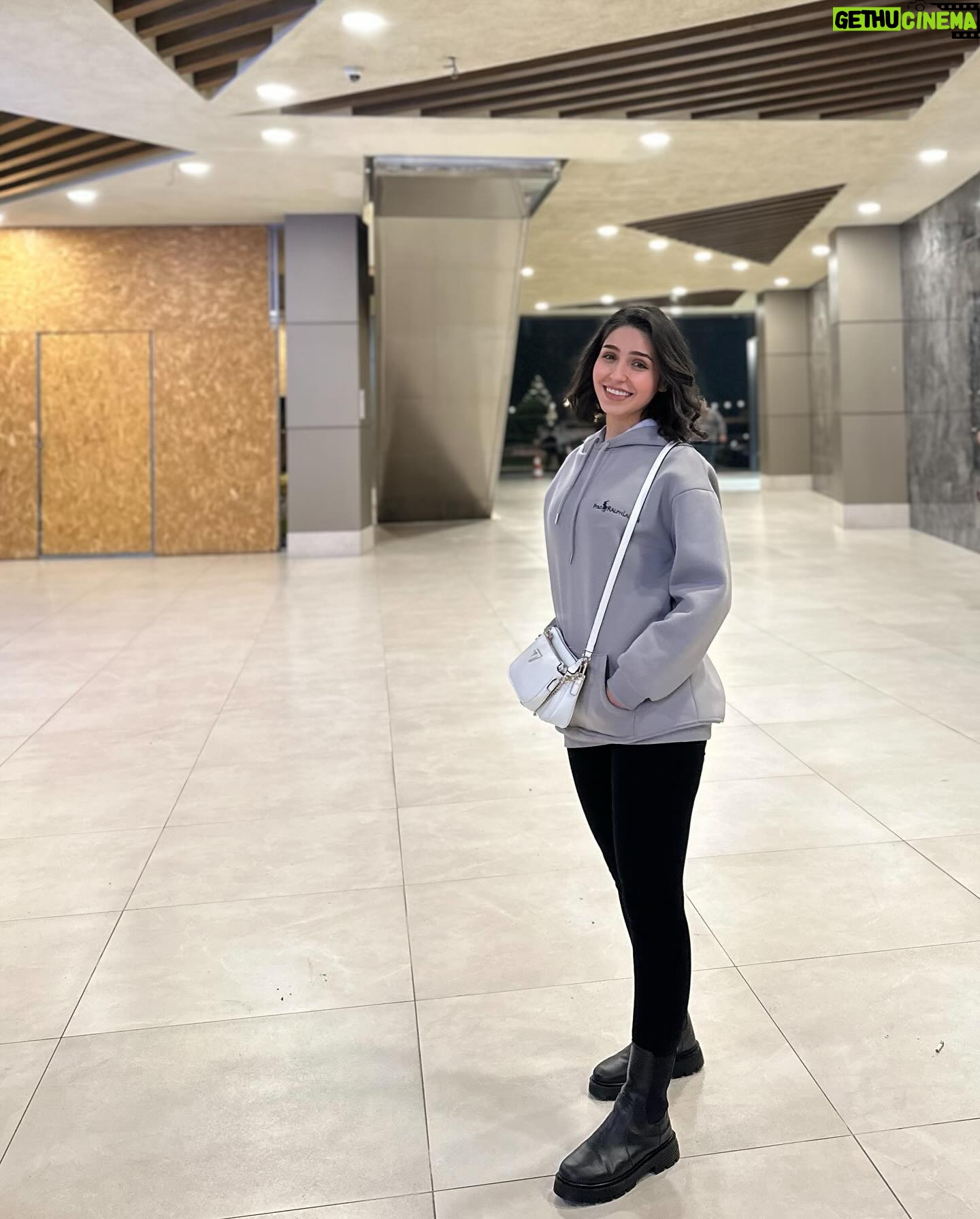 Sandy Jamal - 147.1K Likes - على رمش عيونها 🦋🤍