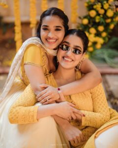 Actress Saniya Iyappan HD Photos and Wallpapers January 2025