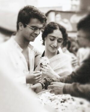 Sanjeeta Bhattacharya Instagram - Throwing it back to when it took more than a fleeting swipe- a whole lot of drama and bit of crazy to call it love! 
“Tu Aa Zara” out this Friday, 10th Jan ✨

এই ভালোবাসার নৌকায় সামিল হও তোমরাও! 🖤

#TuAaZara

📸: @mafiasmedia_ 
.
.
.
.
#somanshu #sanjeetabhattacharya