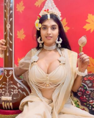 Sannati Mitra Instagram - Sometimes I become courageous, sometimes more courageous, and sometimes the most courageous—that’s it. And if someone doesn’t understand why I am saying this, then so be it. 🙏🙏🙏🙏

#saraswathi #lakshmi #durgaiamman #navarathri #devidurgai #navratri #navadurga #hinduism #hindugoddess #hindugod #spirituality #vishnu #maadurga #devidurga #navarathrimantra #godsblessing #goddessofwealth #jaimatadi #aumsakthiaumkaali #thformofdurga #sakthi #durgai #jaimahakali #peace #kaali #daysprayers #sanskritmantrasandslokas #murugan #mychellamma #saraswati