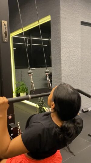 Santhy Balachandran Instagram - My biggest learning this year has been to delink exercise from aesthetics. As someone who would give up if I didn’t see quick, visible results, learning to make fitness a part of my lifestyle irrespective of body goals has been a major mind shift. I still get frustrated when I don’t see the physical changes I wish to see, but I’ve been going to the gym regardless. And that is a major win for a couch potato like me. So this is a reel to pat myself on the back 🤓 All my gratitude to @ajithbabu7, @mridul.anil, @javad_ibrahim_i and team @liftwithajith for literally holding my hand through this process and for making sure I also laugh while I cry. You boys are the best.