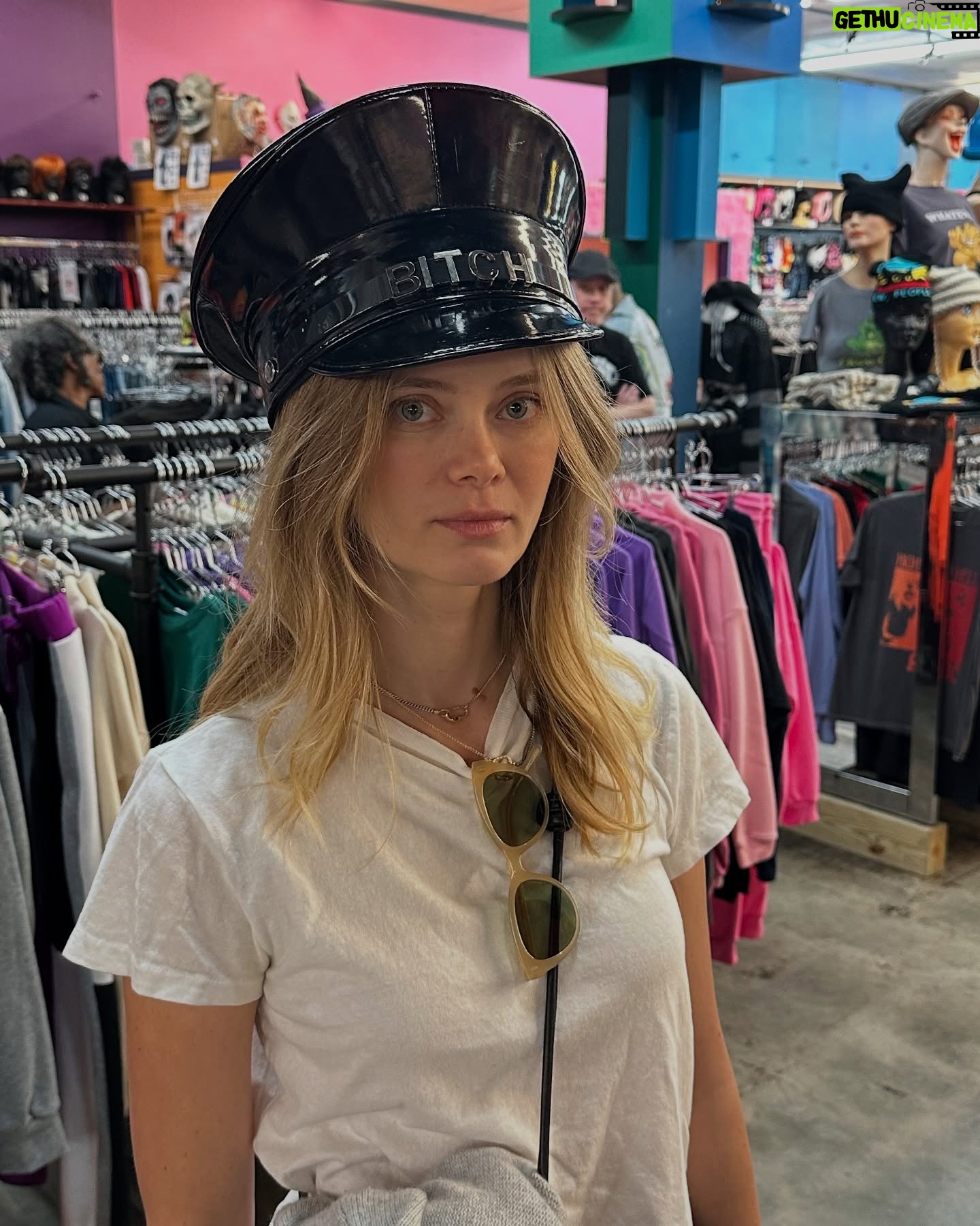 Sara Paxton - 5K Likes - 🥂Thanks 2024💫