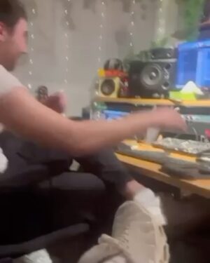 Sarah Close Instagram - SHES A BRIT NOMINATED SONGWRITER. hahahahha i can’t believe this is real life rn. 

2 years ago i sat down at my piano messing about with some melody ideas… this one stuck and months later i took it to the studio with @wearepunctual @stevieappleton @itswillmanning (slide 3). then @bl3ss.bl3ss, @camrinwatsin & @bbyclose took the song and made it a hit!!! 

i would never ever ever ever have believed u if u told me that day that this initial idea would turn into all this. i am genuinely… shook. & so happy for this moment and a huge congrats to everyone who has worked so hard to make it happen 🫶
shoutout to the never ending delulu