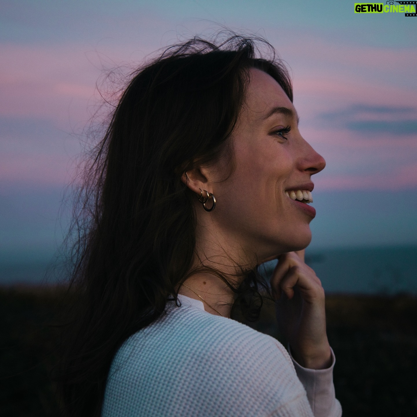 Sarah Close - 1.9K Likes - SEE YOU FOR NOW my new ep is out now!!!!!!
i first started writing this music waaayy back in 2020, it was lockdown and i’d moved back to the island. everyday i’d go to my piano and just write, by myself, for the first time in forevaa. and cus i had the time to fail and be bad at it, i started producing those songs too. it was an identity shifting time and one that i am so grateful for, it helped me find myself again as an artist after a rough and confusing few years of my early 20s.
‘FORGIVENESS IS MY WEAKNESS’ (ep1 that came out a few months ago) and ‘SEE YOU FOR NOW’ (this ep) are a collection of 14 songs inspired by your 20’s!!! and maturing!! and all the emotions of growing up, falling in love, falling out of love, thinking about dying and everything in between 😮💨
i can’t tell you how emo i have felt this weekend knowing that this era has come to a close… i released the first single back in 2022 and the plan was for these EPs to be yours early last year… but some behind the scene changes meant they had to sit on my hard drive a little bit longer than expected. i’m rly rly rly so happy for them to finally be out, existing together across these 2 records, as i always dreamed of. i’m grateful to you all for your patience!!
i have more to say that i will say later this week but, thank you!! ily all so much!!! and buh bye, SEE YOU FOR NOW