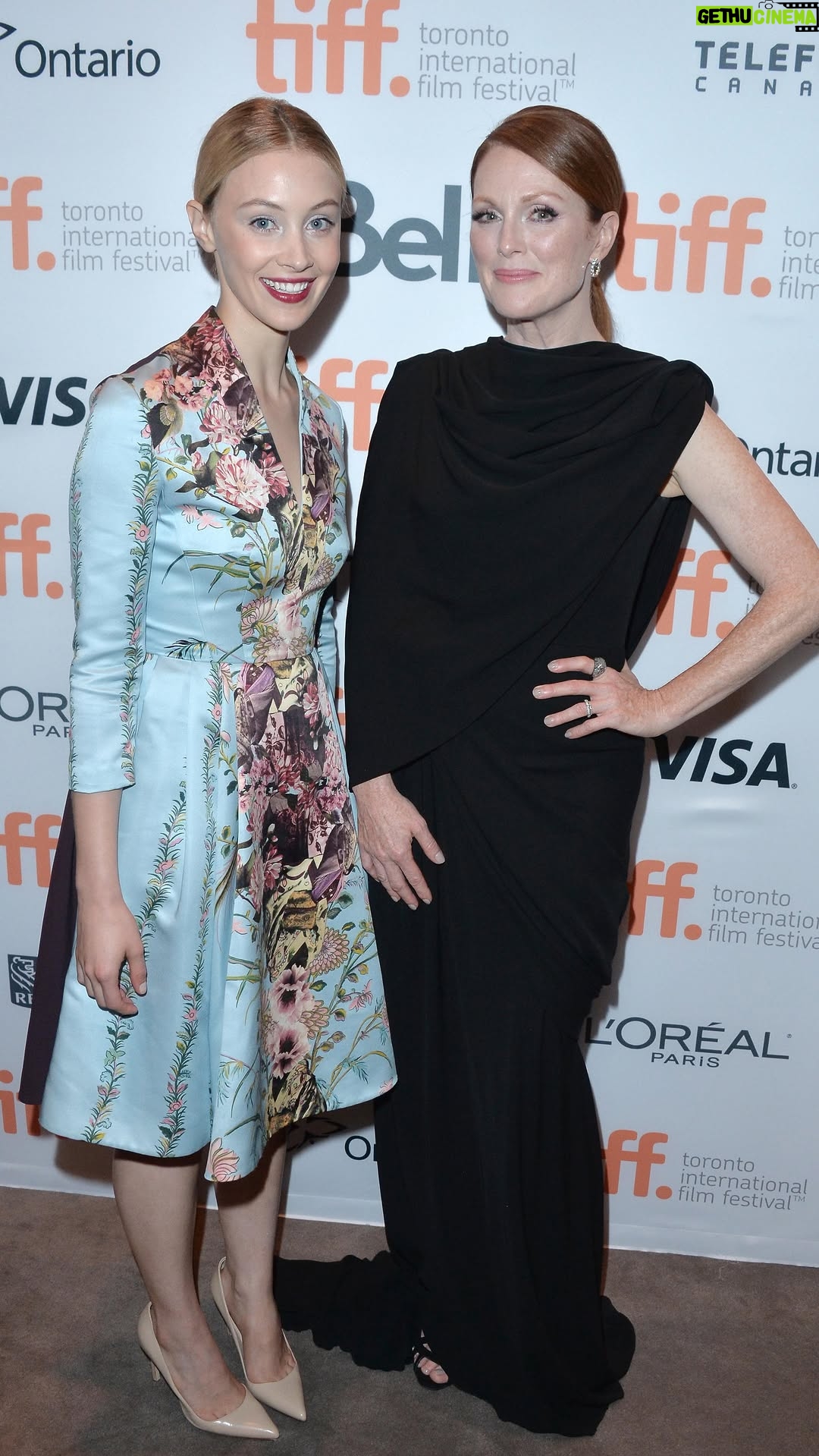 Sarah Gadon - 2K Likes - “We were talking to @sarahgadon and her boyfriend about the Canadian film community and how wonderfully interdependent everybody is, and how supportive, and how creative and artistic the environment is.”
Back at the TIFF ‘14 premiere of David Cronenberg’s MAPS TO THE STARS, @juliannemoore shouted out the people and culture of the Canadian film industry. Cronenberg’s film went on to be a Canada’s Top Ten selection that year, and his latest film THE SHROUDS made this year’s list as well. #SeeTheNorth
📸George Pimentel