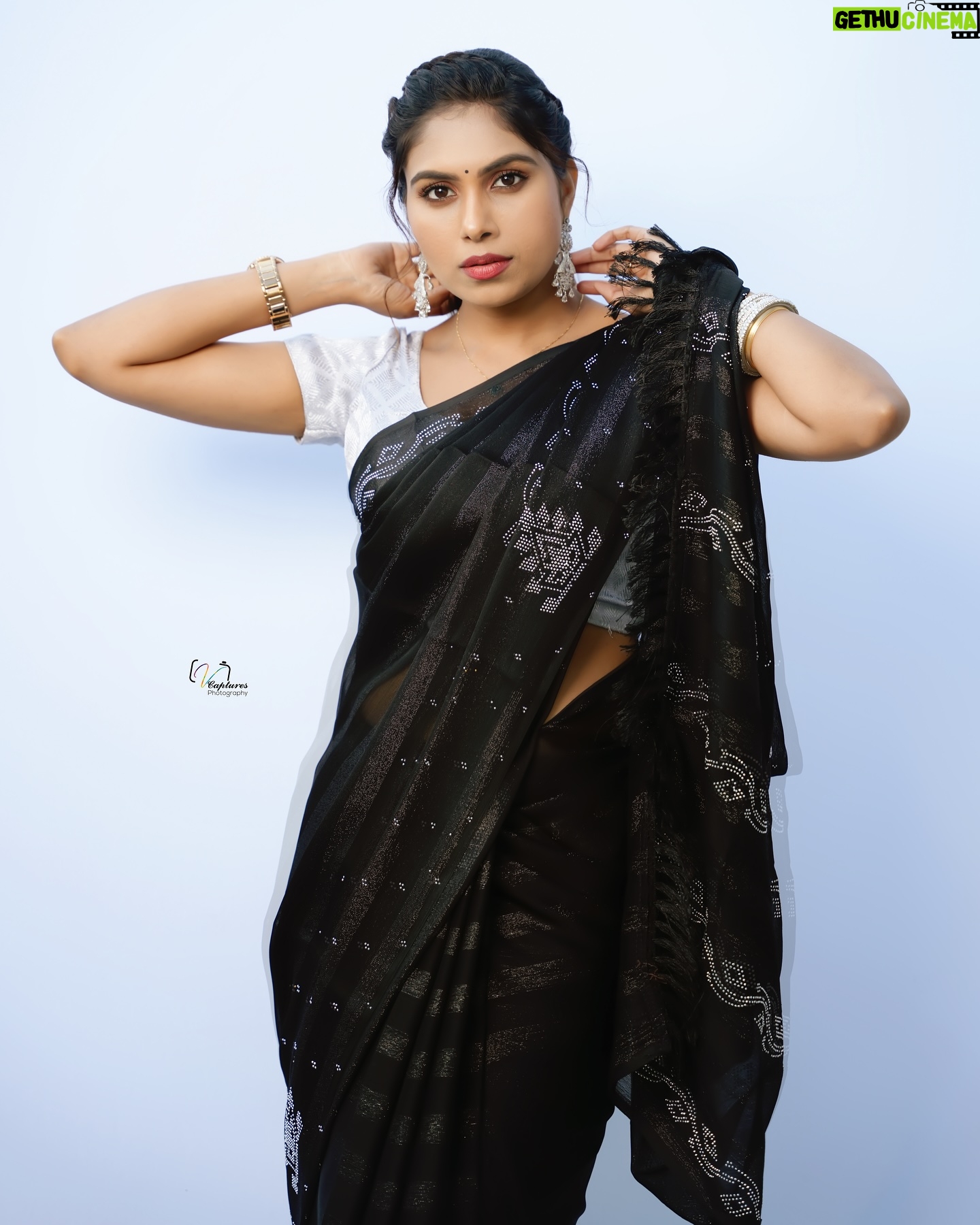 Satya sri - 7K Likes - 🩶🤍
PC: @v_capturesphotography
Hairstyle: @purna_stylist_143
#satyasri #jabardasth_satyasri #tollywood #teluguqueen #instagood #behappy #bepositive #satyasrifanforever #me_satyasri