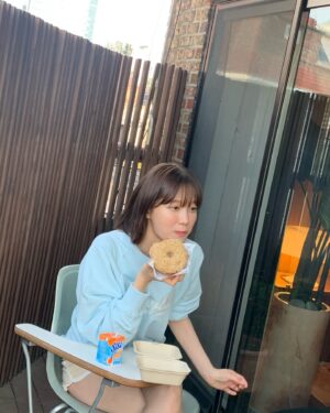 Seo Ji-hye Instagram - 참아 아니 참지마 아니참아..(아몰랑🤦🏻‍♀️)