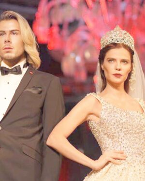 Sevil Uyar Instagram - 🤍💫 #fashiondesigner : @burak_oget @aksa_oget Fotoğraf📷: @melihgungor.photographer saç makyaj: @kariyeregitim @make_upserap #organizasyon ve pr :@rnkproduksiyon @esinyumdogan