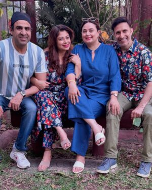 Shalini Kapoor Instagram - Moments of Love 🧡 
Choti choti खुशियाँ 🥰
.
.
.
#family #familytime #love #moments #happiness #gratidao #grateful #insta #instagood