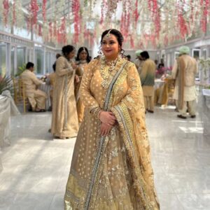 Shalini Kapoor Instagram - UNKO BHI HUMSE MOHABBAT HO ZAROORI TO NAHI....
DONO KI EK SI HALAT HO YE ZAROORI TO NAHI....