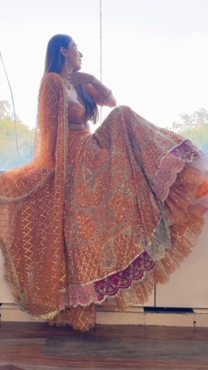 Sharanya Jit Kaur Instagram - 🌙🧡

@scarlet_by_shrutijamaal