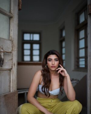 Shernavaz Jijina Instagram - 🌼 . . . .  @bharat_rawail  @henna.akhtar  @binkiboo__  @thehairstory__  @farahwriter
