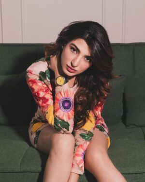 Shernavaz Jijina Instagram - Creative Concept & Styling by @sociallyshaista 
Shot by @sarthaknaikphotography 
Hair & Makeup by @_iqraraies 
Outfit @anishashettyofficial