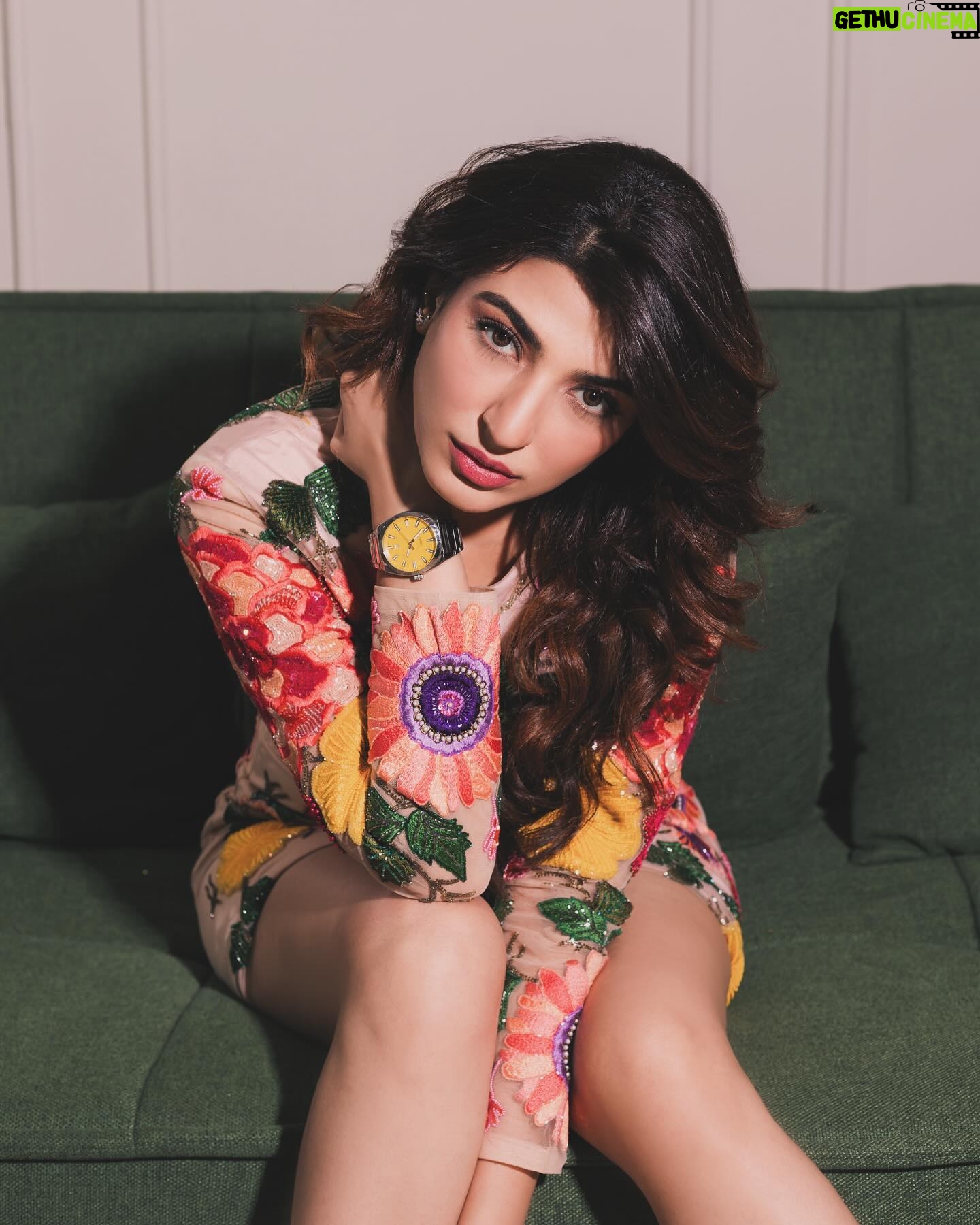 Shernavaz Jijina - 35.7K Likes - Creative Concept & Styling by @sociallyshaista
Shot by @sarthaknaikphotography
Hair & Makeup by @_iqraraies
Outfit @anishashettyofficial