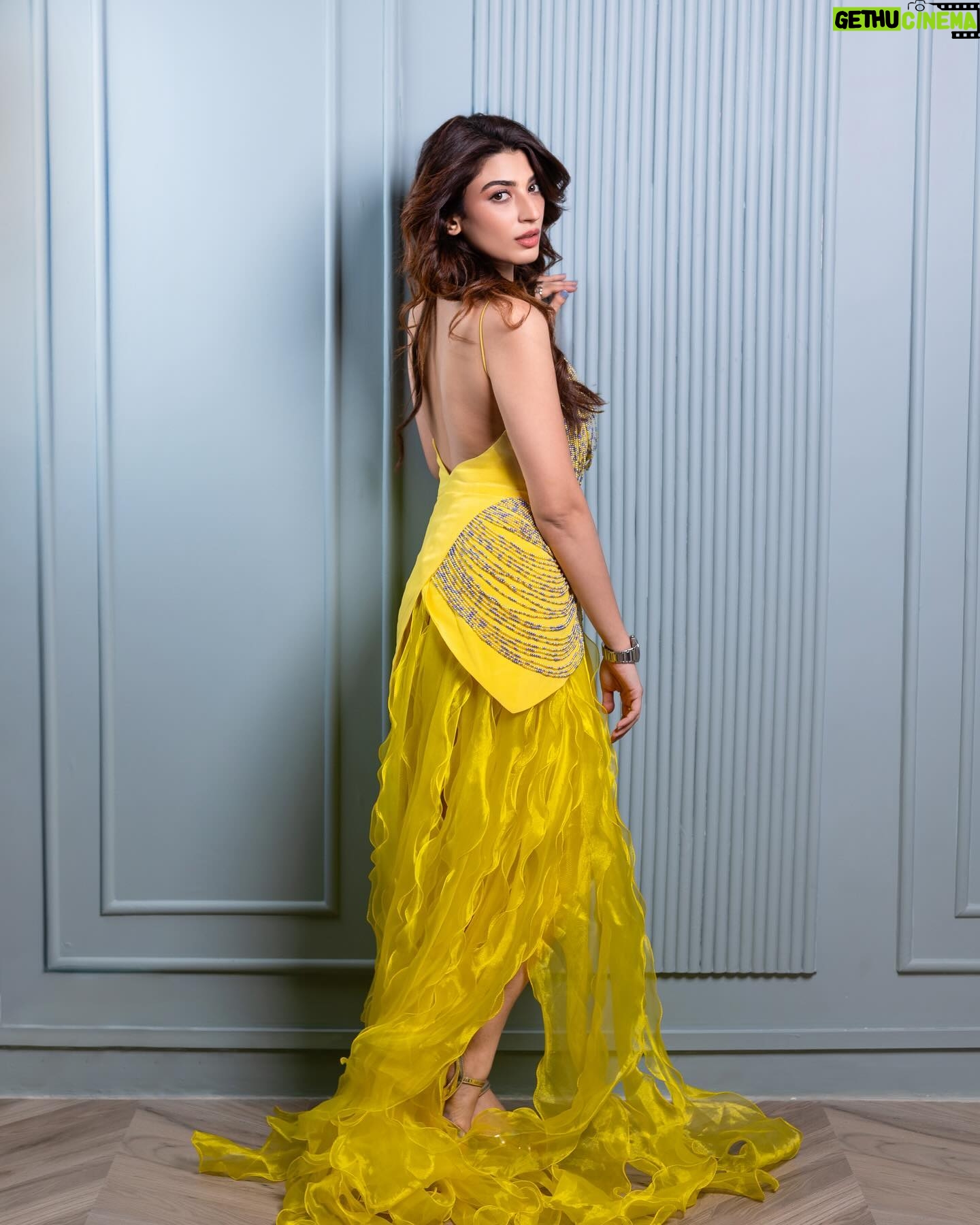 Shernavaz Jijina - 49.4K Likes - Creative Concept & Styling by @sociallyshaista
Shot by @sarthaknaikphotography
Hair & Makeup by @_iqraraies
Outfit @couture.on.demand