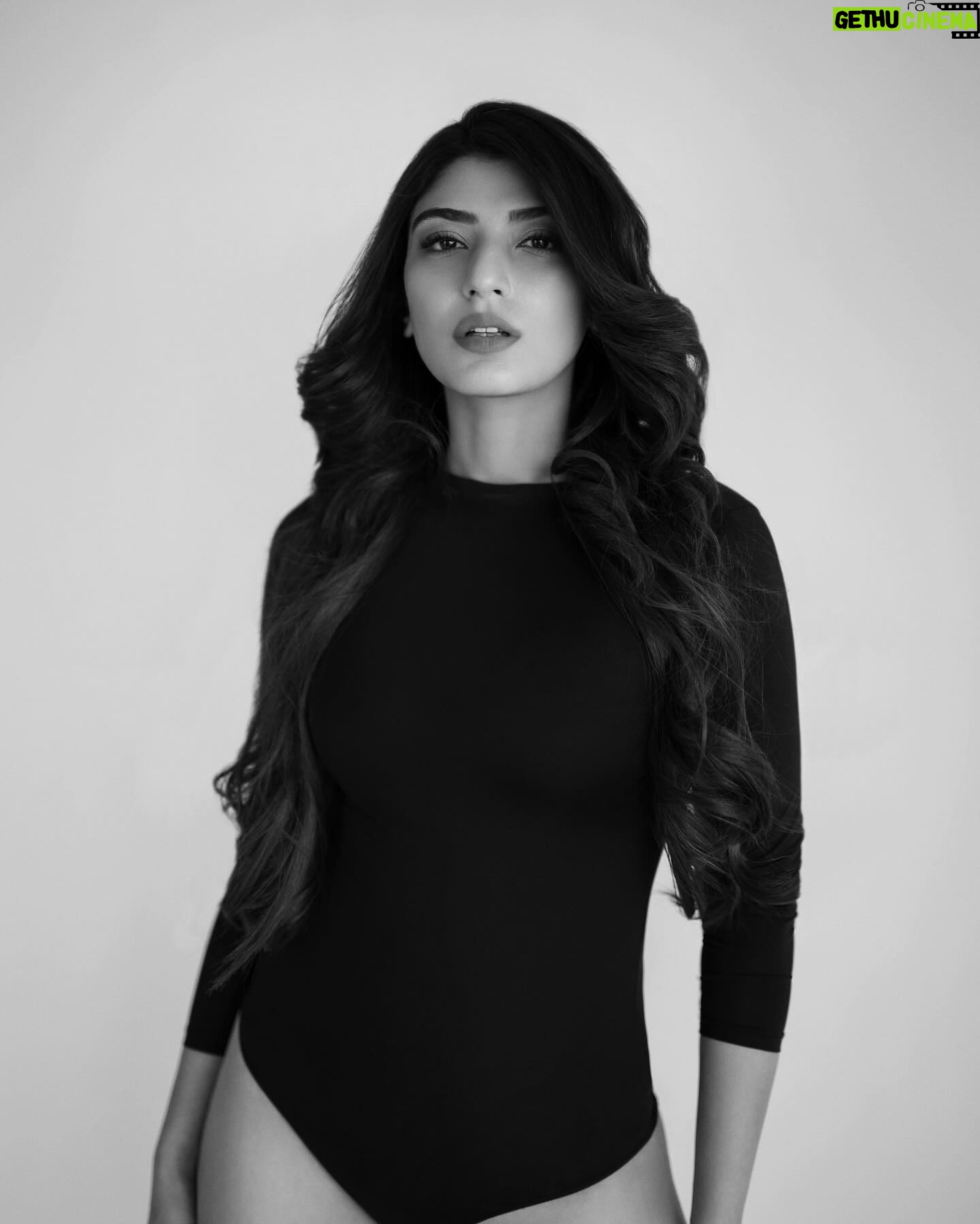 Shernavaz Jijina - 21.4K Likes - 🖤
