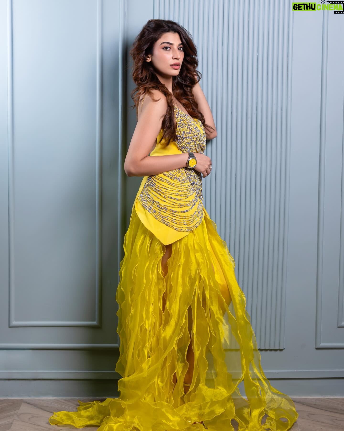 Shernavaz Jijina - 49.4K Likes - Creative Concept & Styling by @sociallyshaista
Shot by @sarthaknaikphotography
Hair & Makeup by @_iqraraies
Outfit @couture.on.demand