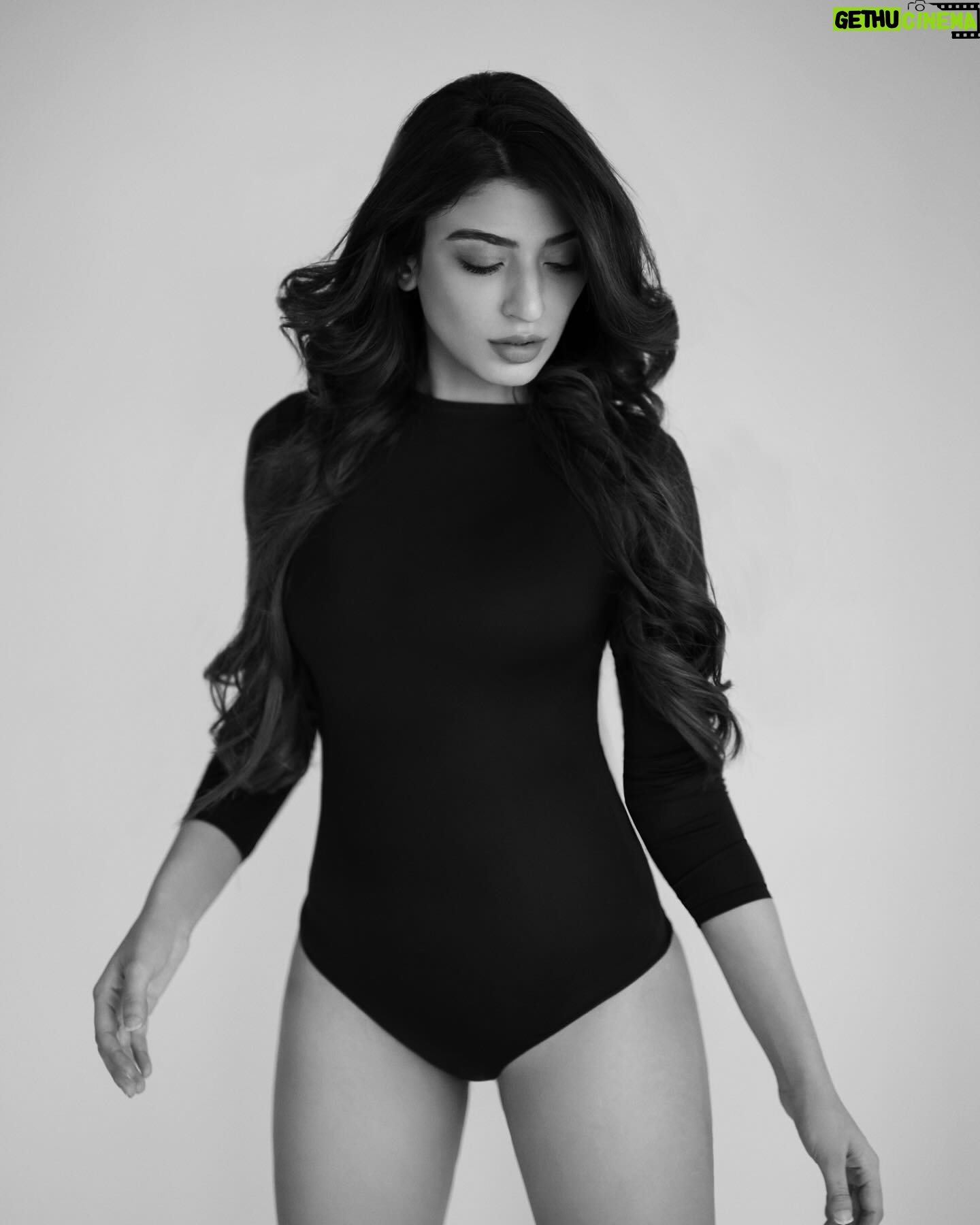Shernavaz Jijina - 21.4K Likes - 🖤