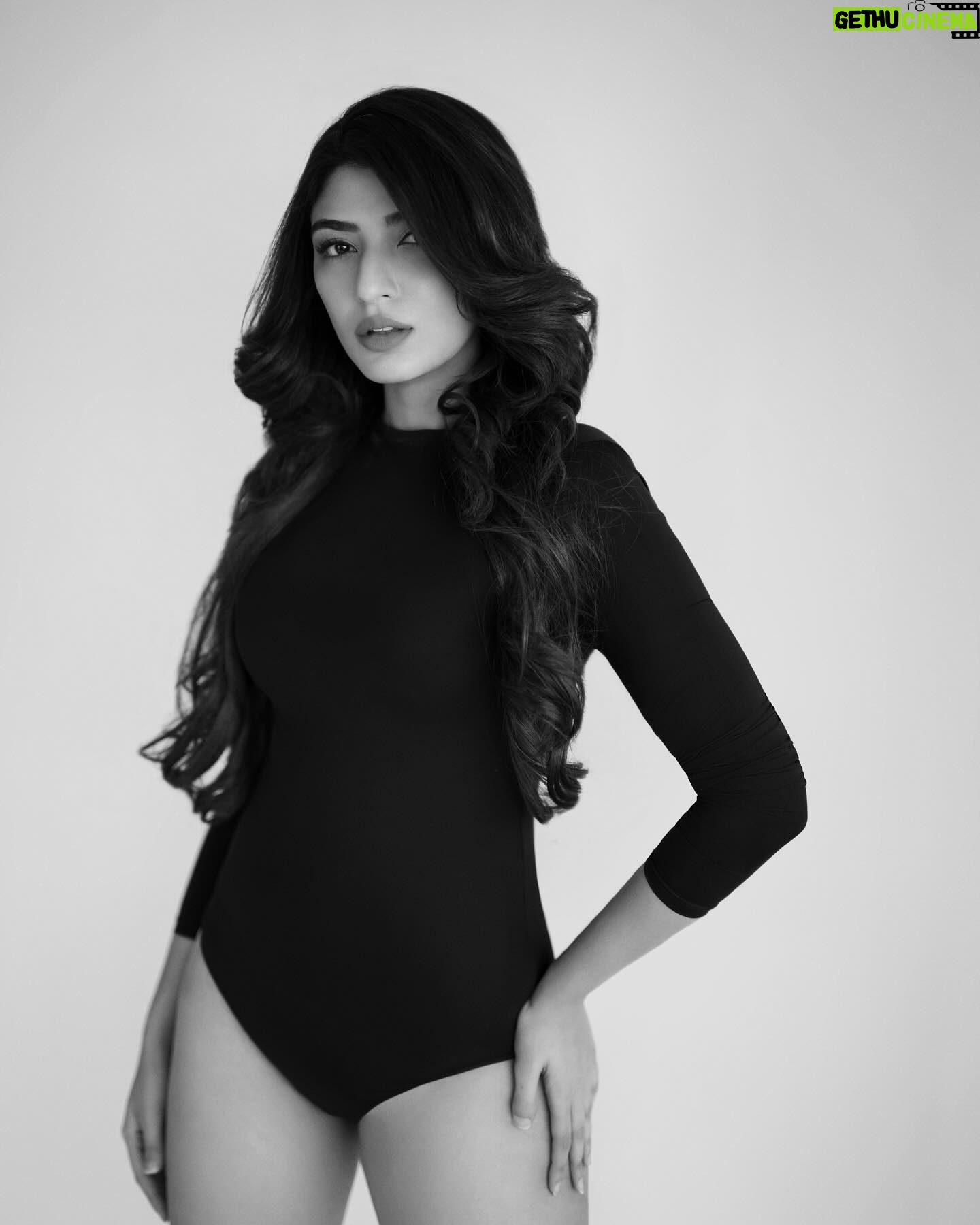 Shernavaz Jijina - 21.4K Likes - 🖤