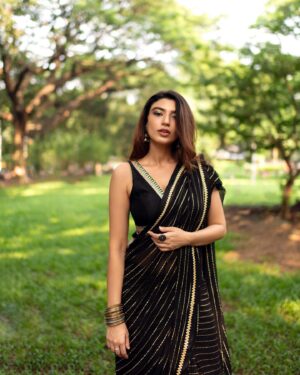 Shernavaz Jijina Instagram - Who needs a little black dress when you have a stunning black saree 🖤 📸 @bharat_rawail  Styling @henna.akhtar  Hair & Makeup @thehairstory__  @binkiboo__  @farahwriter