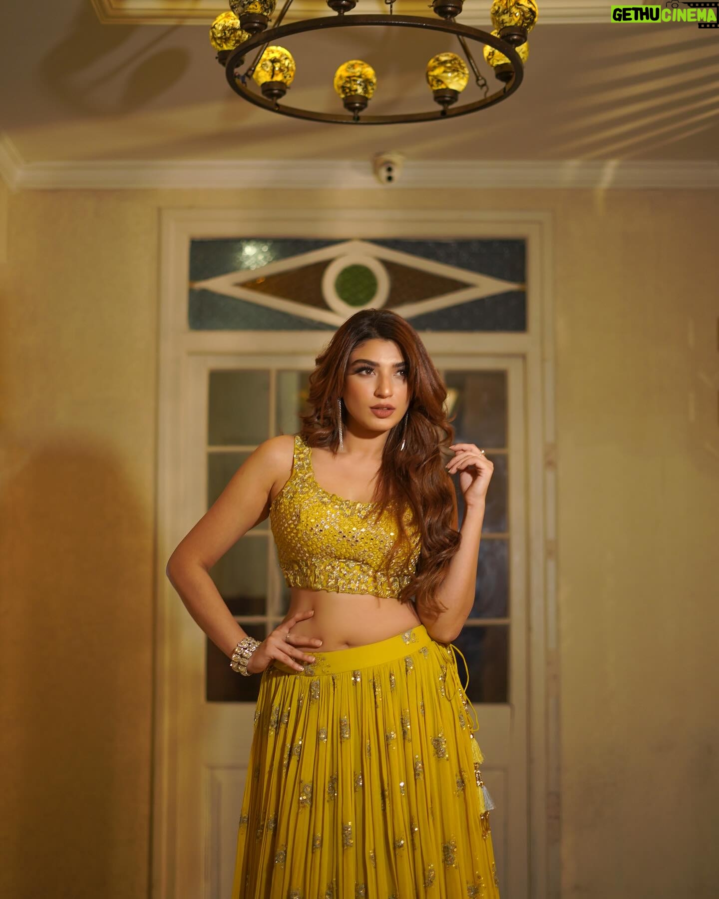 Shernavaz Jijina - 15.6K Likes - Creative Concept & Styling by @shaista.furni
Photography by @luxarstudio
Hair & Makeup by @_iqraraies
Outfit @@houseofnoori.in
Purse & Jewelry @redonebagsindia
Location @bandramitron courtesy by @maverick.communication01