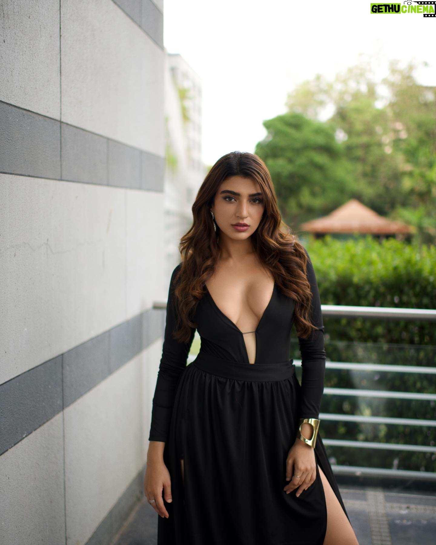 Shernavaz Jijina - 20.2K Likes - 🖤 @bharat_rawail @henna.akhtar @thehairstory__ @farahwriter @binkiboo__