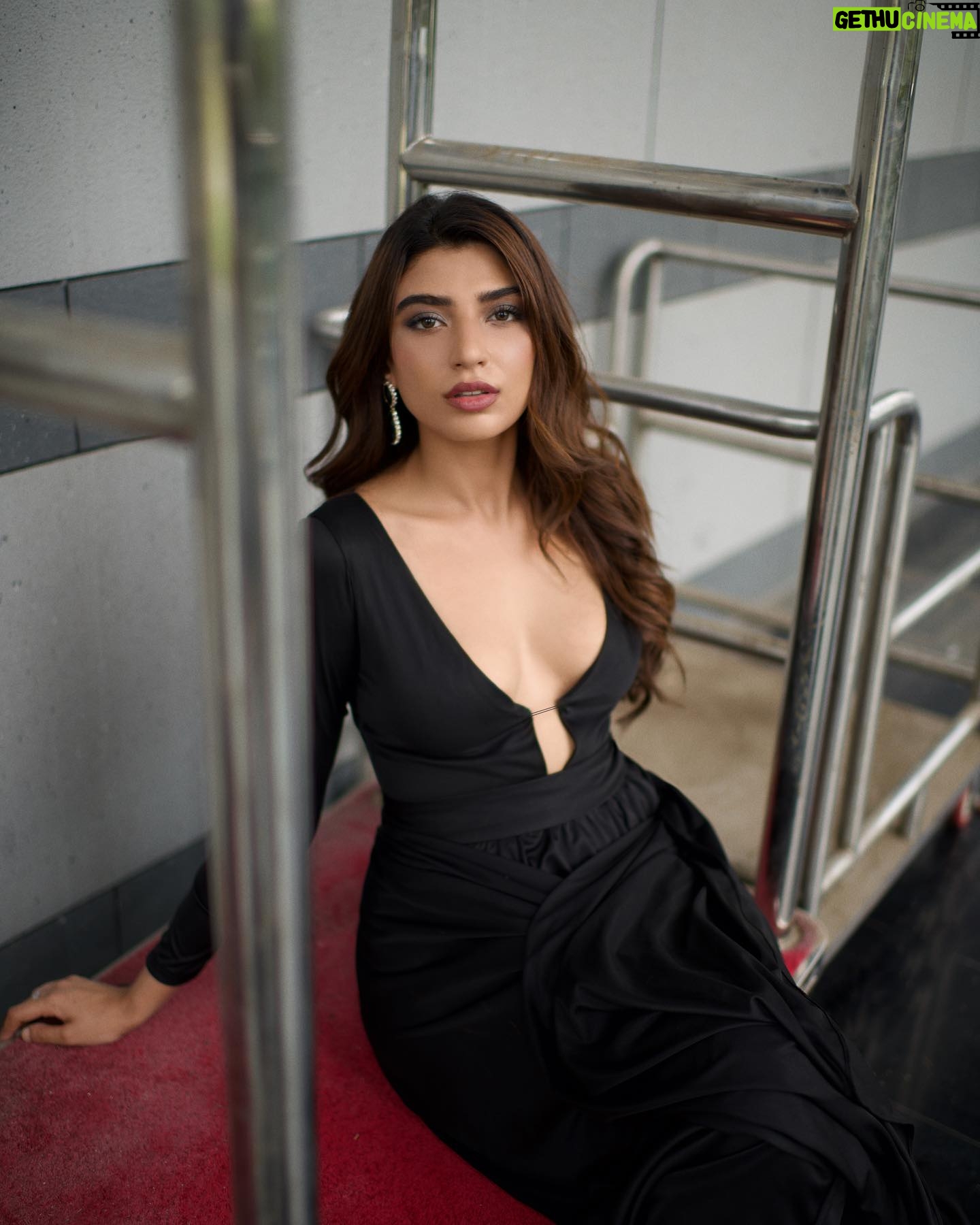 Shernavaz Jijina - 20.2K Likes - 🖤 @bharat_rawail @henna.akhtar @thehairstory__ @farahwriter @binkiboo__