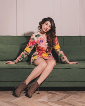 Shernavaz Jijina Instagram - Creative Concept & Styling by @sociallyshaista 
Shot by @sarthaknaikphotography 
Hair & Makeup by @_iqraraies 
Outfit @anishashettyofficial