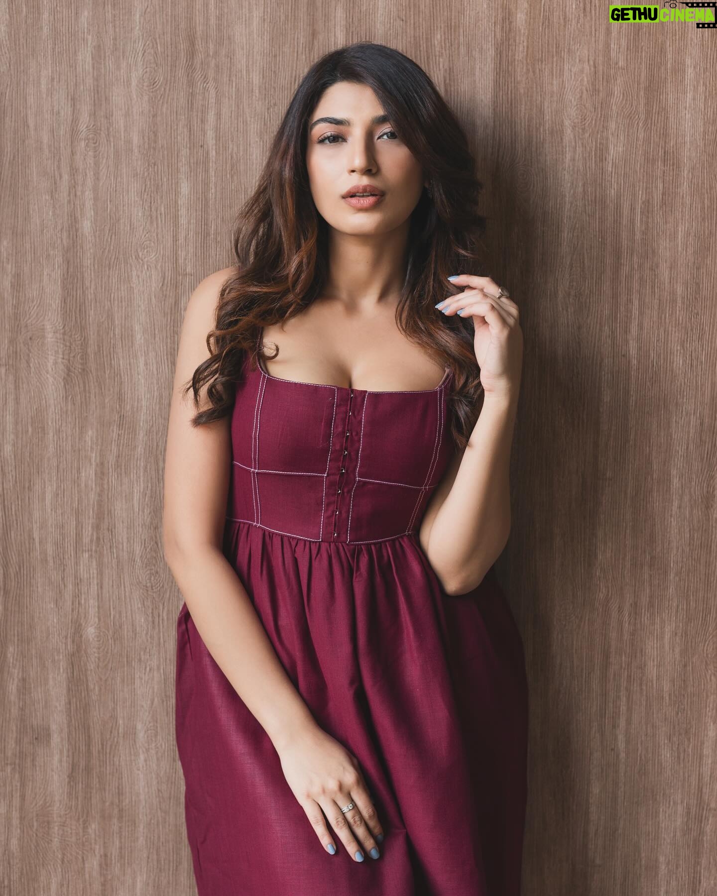 Shernavaz Jijina - 56.1K Likes - Creative Concept & Styling by @sociallyshaista
Shot by @sarthaknaikphotography
Hair & Makeup by @_iqraraies
Outfit @mazikien.official
Jewels @adilajewels